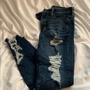 American Eagle distress skinny jeans size 4 short